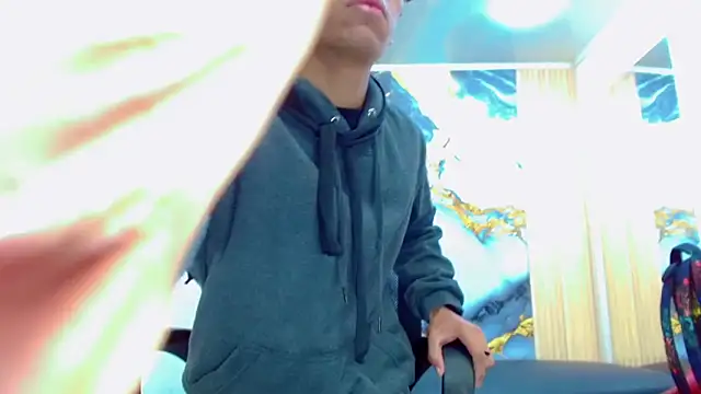 Snapshot of DaviidBuckx_ chatting on February 18, 2026, 2:07 am DaviidBuckx online show from February 18, 2026, 2:07 am