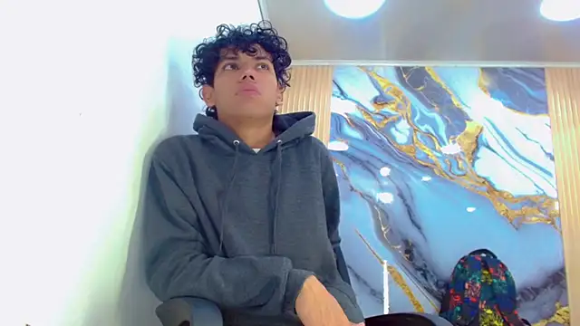 Snapshot of DaviidBuckx_ chatting on February 22, 2026, 2:13 am DaviidBuckx online show from February 22, 2026, 2:13 am