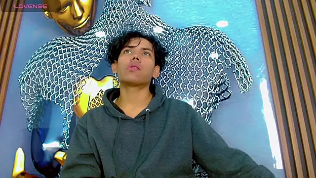 Snapshot of DaviidBuckx_ chatting on February 28, 2026, 1:56 pm DaviidBuckx online show from February 28, 2026, 1:56 pm