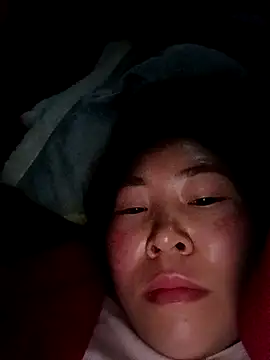 Yiyoongg online show from March 1, 2026, 11:29 pm