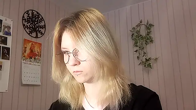 Snapshot of RunawayBr1de chatting on February 19, 2026, 2:13 pm RunawayBr1de online show from February 19, 2026, 2:13 pm