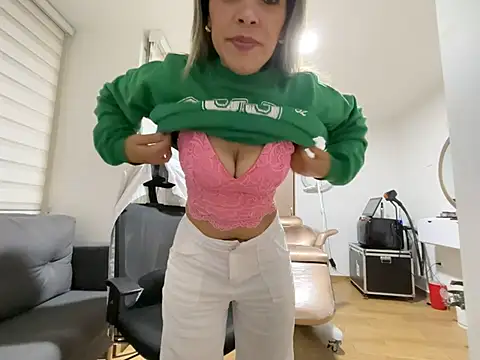 Encantadora Eva online show from February 16, 2026, 1:24 am