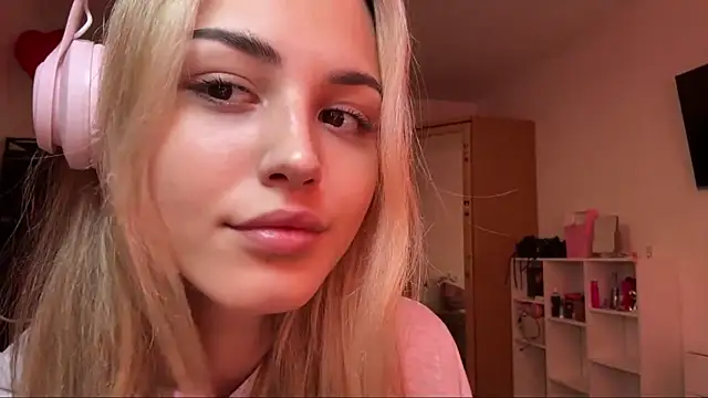 Evva mayy online show from February 20, 2026, 11:00 am