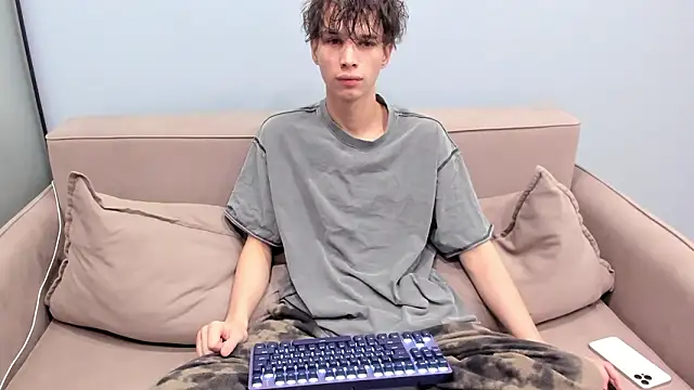 Snapshot of Ur_NextDoor_Boy chatting on February 22, 2026, 9:13 pm Ur NextDoor Boy online show from February 22, 2026, 9:13 pm