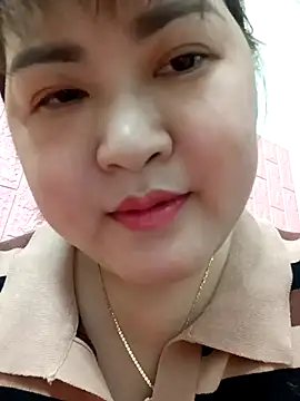 Snapshot of Kee-kimlee chatting on February 18, 2026, 2:40 am Kee-kimlee online show from February 18, 2026, 2:40 am