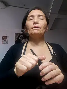 Snapshot of Alexamontiel_ chatting on February 11, 2026, 2:44 pm Alexamontiel online show from February 11, 2026, 2:44 pm