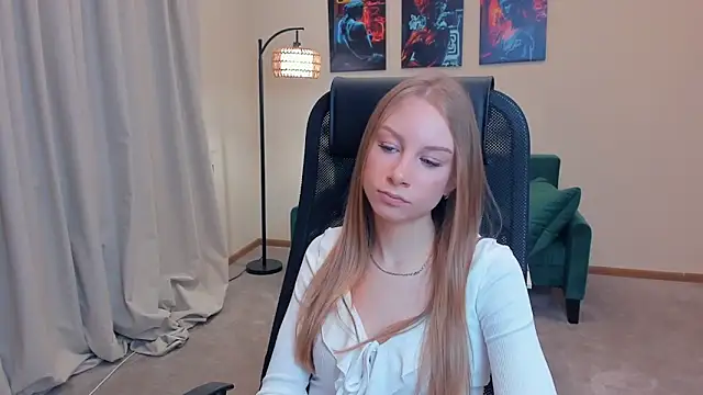 Snapshot of CarmenLipkin chatting on February 10, 2026, 1:59 pm CarmenLipkin online show from February 10, 2026, 1:59 pm