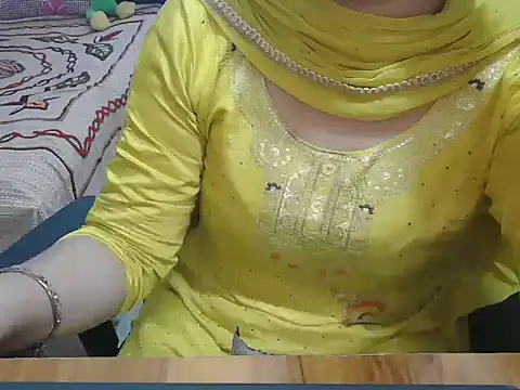 Snapshot of _chitranshi chatting on February 10, 2026, 5:33 am chitranshi online show from February 10, 2026, 5:33 am