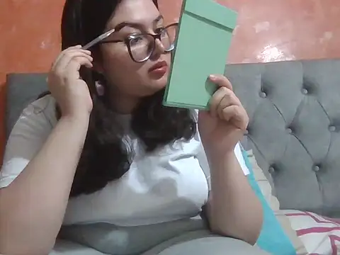 DearestKittyKat online show from February 17, 2026, 4:57 pm