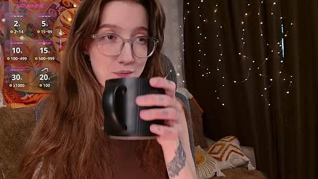 Snapshot of lolami_ chatting on February 25, 2026, 5:39 am lolami online show from February 25, 2026, 5:39 am