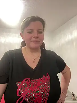 Snapshot of Laura-Loveyou chatting on February 20, 2026, 5:24 pm Laura-Loveyou online show from February 20, 2026, 5:24 pm