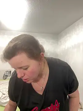 Snapshot of Laura-Loveyou chatting on March 3, 2026, 11:10 pm Laura-Loveyou online show from March 3, 2026, 11:10 pm