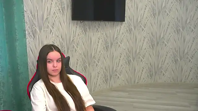 Snapshot of MarenCalarco chatting on February 12, 2026, 10:21 am MarenCalarco online show from February 12, 2026, 10:21 am