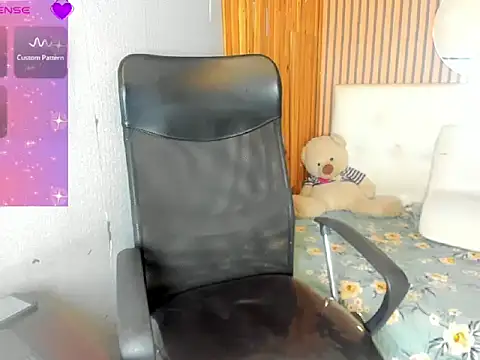 Snapshot of Jhoselinee chatting on February 23, 2026, 7:44 pm Jhoselinee online show from February 23, 2026, 7:44 pm