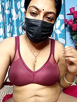 miss pompa online show from February 18, 2026, 6:15 pm