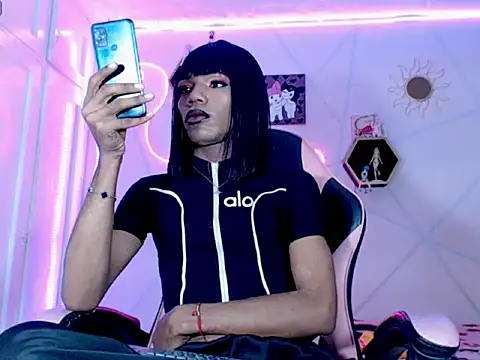 Snapshot of Violeta_R_ chatting on February 22, 2026, 9:52 am Violeta R online show from February 22, 2026, 9:52 am