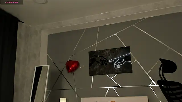 naomi reiss online show from March 1, 2026, 11:40 pm