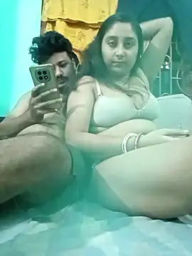 Snapshot of Desiyoungcouple15 chatting on February 21, 2026, 5:58 pm Desiyoungcouple15 online show from February 21, 2026, 5:58 pm