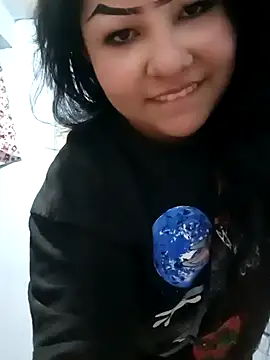 Snapshot of MadelynSmit_ chatting on February 20, 2026, 12:07 am MadelynSmit online show from February 20, 2026, 12:07 am