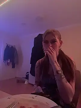 Snapshot of Milli-Kiss chatting on February 11, 2026, 9:20 pm Milli-Kiss online show from February 11, 2026, 9:20 pm