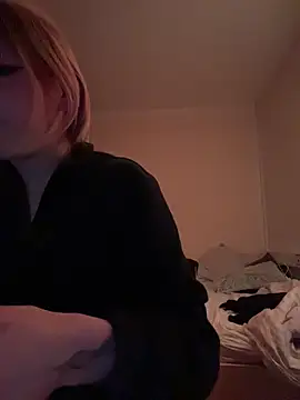 Snapshot of Milli-Kiss chatting on February 19, 2026, 9:33 pm Milli-Kiss online show from February 19, 2026, 9:33 pm