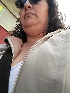  Saraqueen online show from February 25, 2026, 3:21 pm