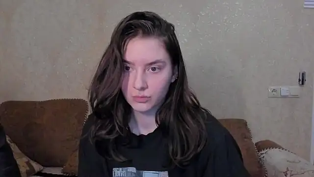 Snapshot of love_lina_muuur chatting on February 20, 2026, 10:27 am love lina muuur online show from February 20, 2026, 10:27 am