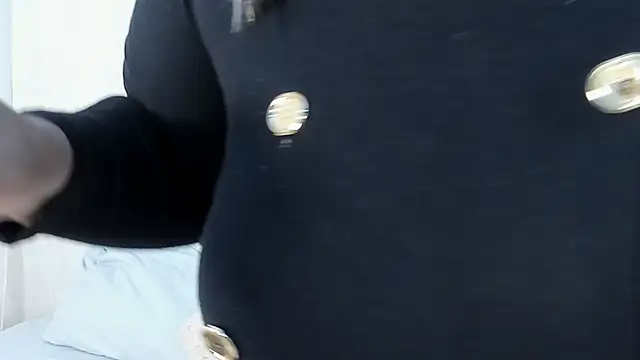 Snapshot of Cinnamon_Skin01 chatting on February 14, 2026, 6:04 pm Cinnamon Skin01 online show from February 14, 2026, 6:04 pm