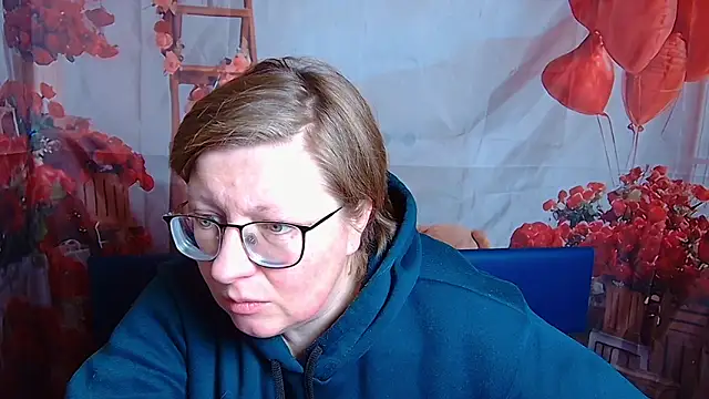 Snapshot of RadaChudna chatting on February 17, 2026, 6:43 am RadaChudna online show from February 17, 2026, 6:43 am