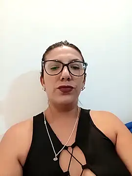 Snapshot of Silreinadorada chatting on February 25, 2026, 10:41 pm Silreinadorada online show from February 25, 2026, 10:41 pm