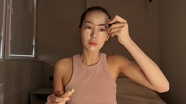 Snapshot of lilly_sweeet chatting on February 24, 2026, 5:05 am lilly sweeet online show from February 24, 2026, 5:05 am