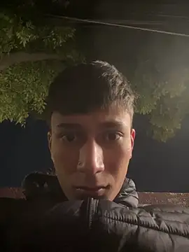 Snapshot of glopetitooo chatting on March 2, 2026, 2:03 am glopetitooo online show from March 2, 2026, 2:03 am