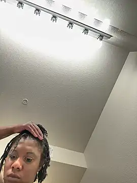 Snapshot of ShortcakeMochaa chatting on February 15, 2026, 9:22 pm ShortcakeMochaa online show from February 15, 2026, 9:22 pm