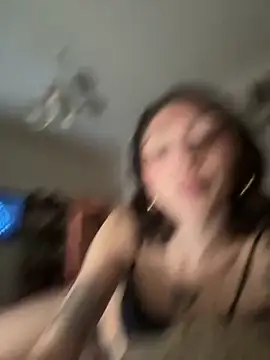 FrutillitaXX online show from February 26, 2026, 6:12 am