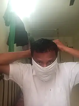 Snapshot of hunk_man chatting on February 21, 2026, 12:17 pm hunk man online show from February 21, 2026, 12:17 pm