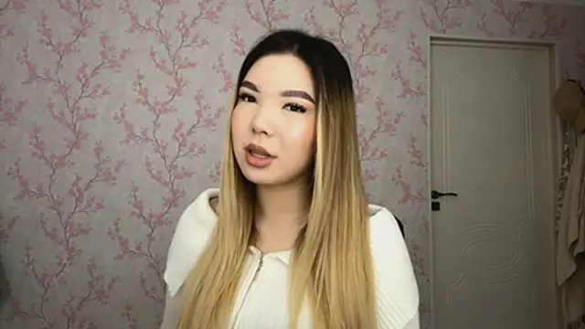 Snapshot of Elina_Mottel chatting on February 20, 2026, 8:27 am Elina Mottel online show from February 20, 2026, 8:27 am