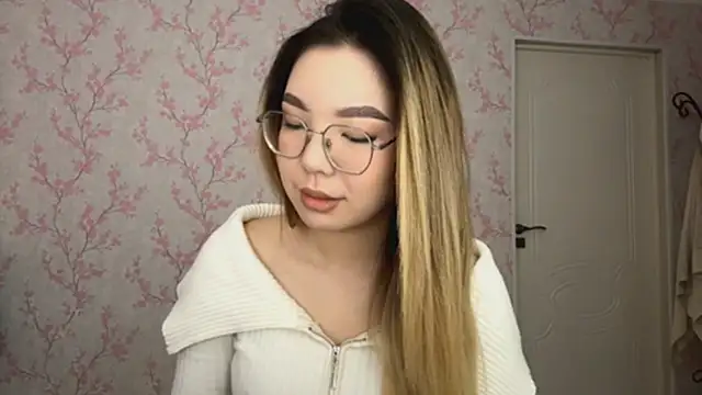 Snapshot of Elina_Mottel chatting on March 1, 2026, 9:11 am Elina Mottel online show from March 1, 2026, 9:11 am