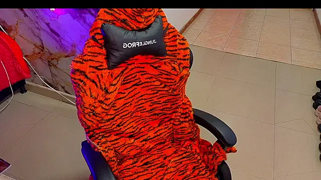 nova kitttyy online show from February 28, 2026, 10:33 pm