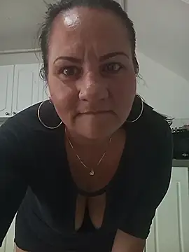 Snapshot of Mishell_Perez chatting on February 25, 2026, 7:01 pm Mishell Perez online show from February 25, 2026, 7:01 pm