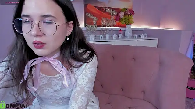 Snapshot of leylamirage chatting on February 23, 2026, 12:35 pm leylamirage online show from February 23, 2026, 12:35 pm