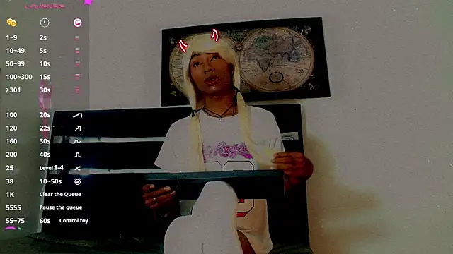 Snapshot of suzume_Mendez chatting on February 19, 2026, 11:06 am suzume Mendez online show from February 19, 2026, 11:06 am