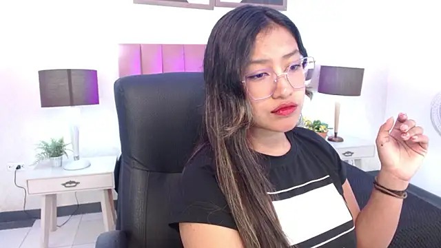 Snapshot of SweetMilie_gh chatting on February 19, 2026, 4:08 am SweetMilie gh online show from February 19, 2026, 4:08 am