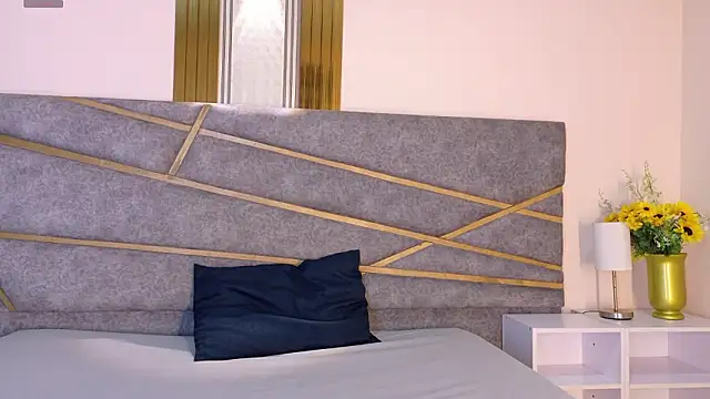 Snapshot of Blue_MoonXXX chatting on February 23, 2026, 7:33 pm Blue MoonXXX online show from February 23, 2026, 7:33 pm