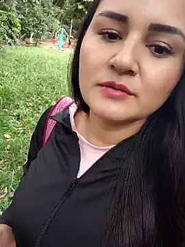 yissela92 online show from February 23, 2026, 7:11 pm