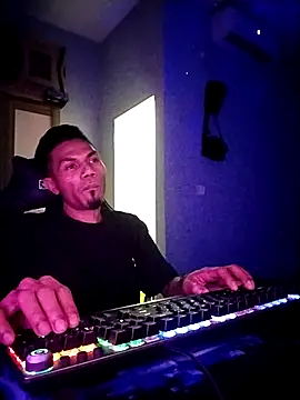 UcEng Lab online show from March 1, 2026, 6:32 pm