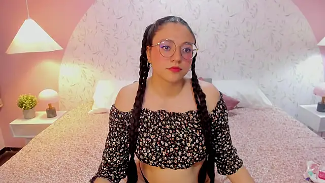 Snapshot of Angelie_Rosebrm chatting on March 3, 2026, 12:17 am Angelie Rosebrm online show from March 3, 2026, 12:17 am