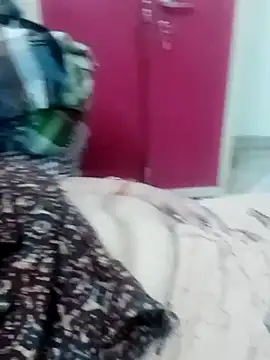 Snapshot of Desi_Heat_Couple chatting on February 18, 2026, 6:37 pm Desi Heat Couple online show from February 18, 2026, 6:37 pm