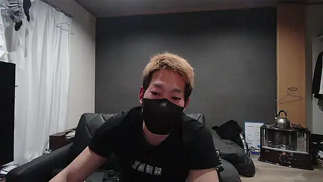 ryuaaaaa online show from March 7, 2026, 4:04 pm