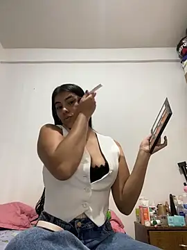 Alara Key online show from February 26, 2026, 10:53 pm