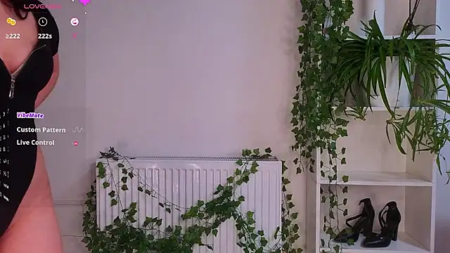 Snapshot of Viksinite chatting on February 26, 2026, 7:57 pm Viksinite online show from February 26, 2026, 7:57 pm